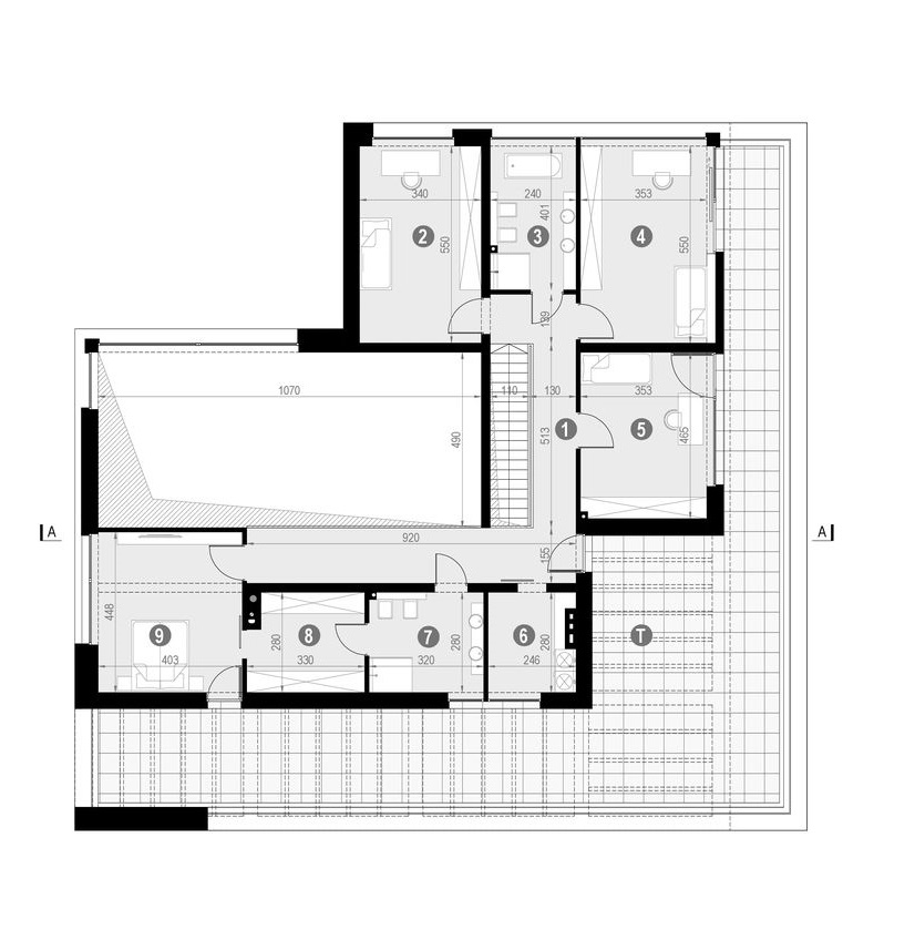 Proiect 173 — plan etaj: vilă modernă spațioasă cu 5 dormitoare, piscină și garaj dublu